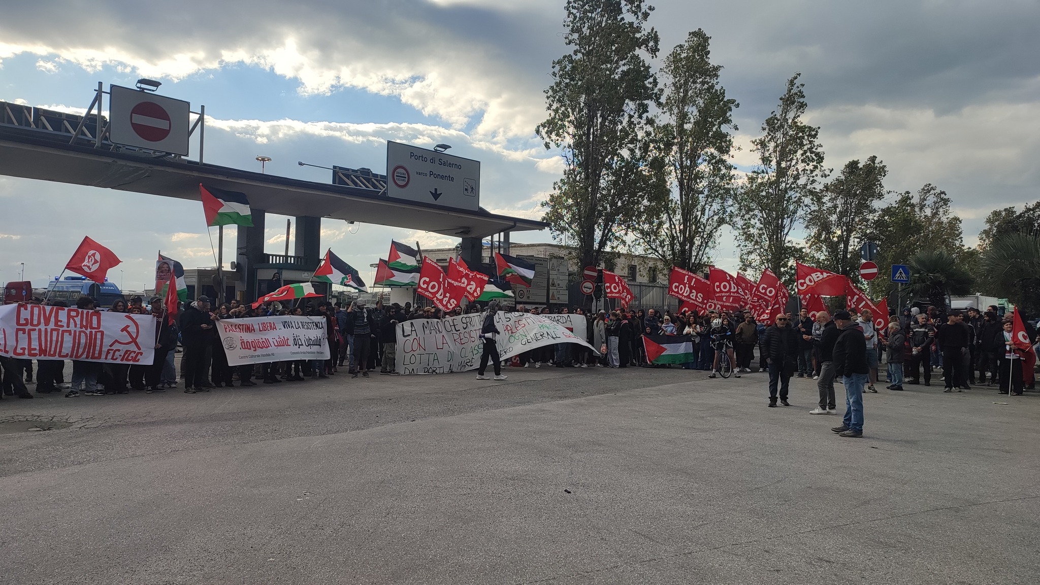 Workers blockade Salerno port, 3 October 2025