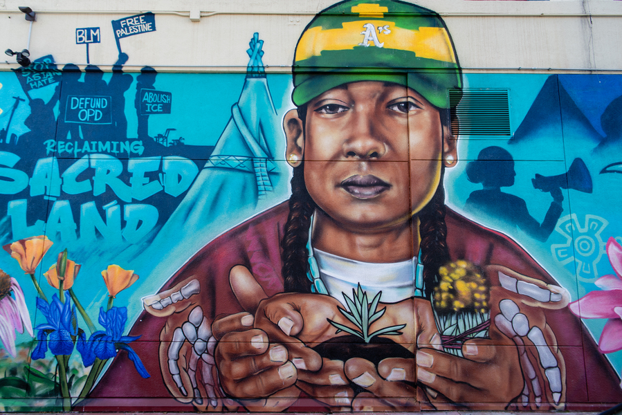 Image of the mural on the Restore Oakland's Building