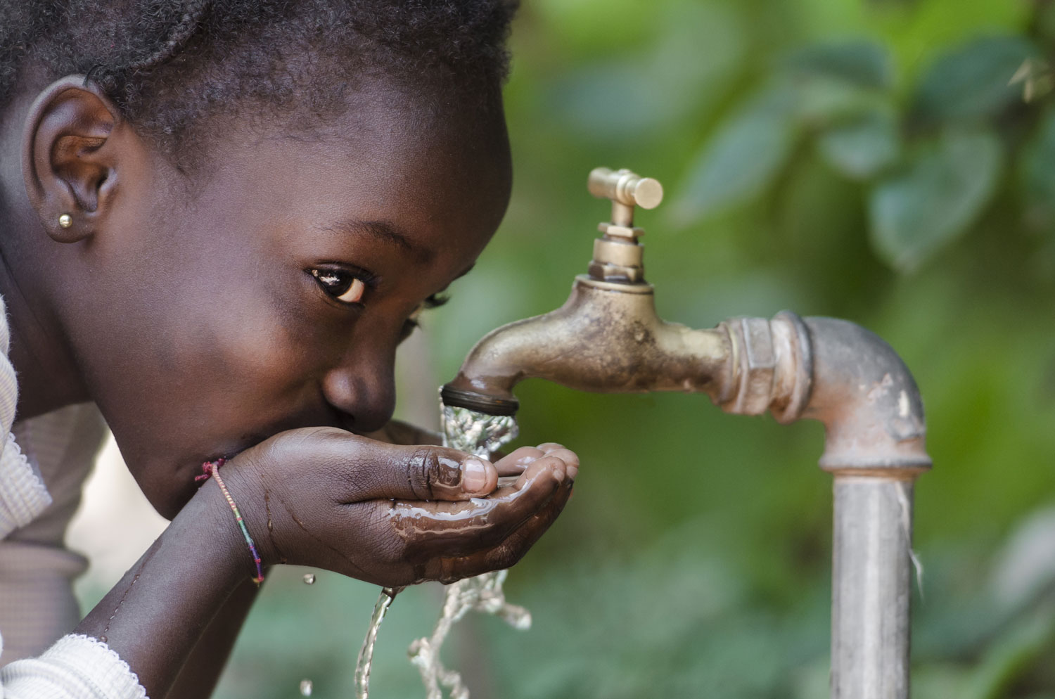 help Africans drink clean water