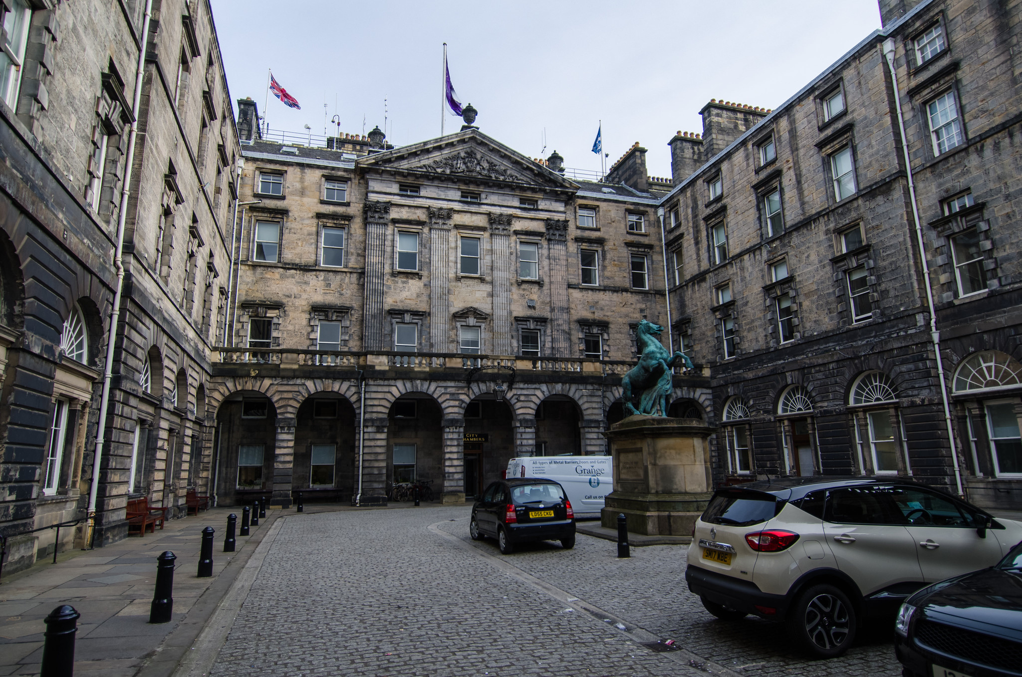 The picture shows the Edinburgh City Chambers from the outside the main entrance