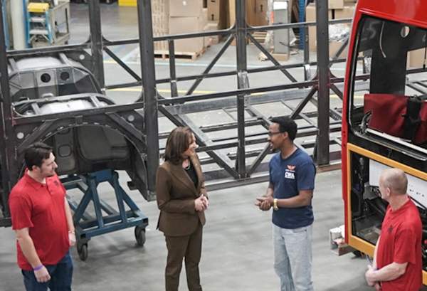 CWA Local 7304 members took Vice President Kamala Harris on a tour of the New Flyer plant