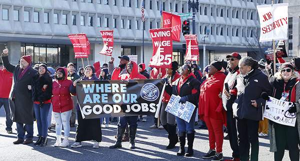 Maximus Workers Rally at HHS