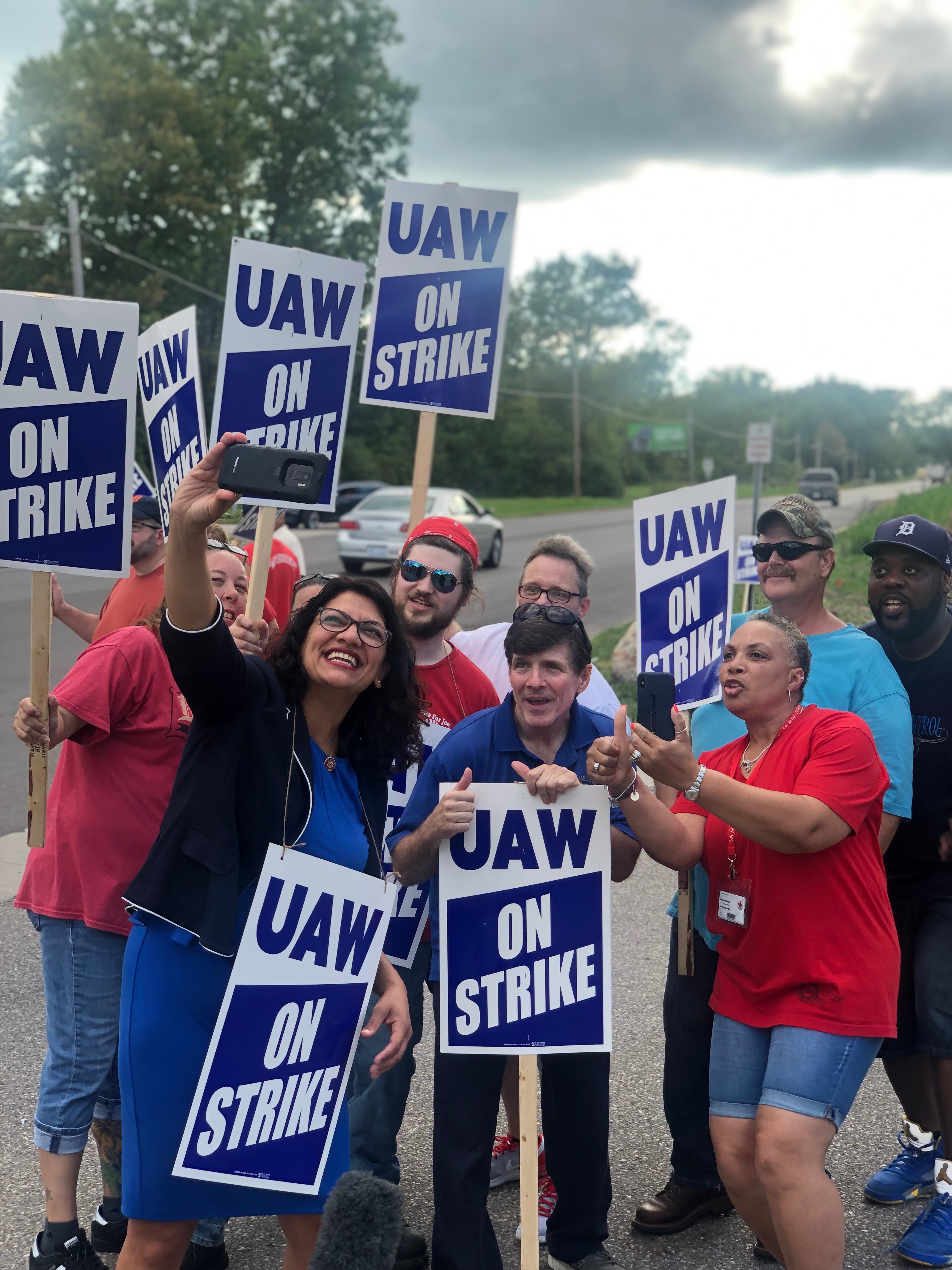 Rashida on the picket line with striking UAW workers