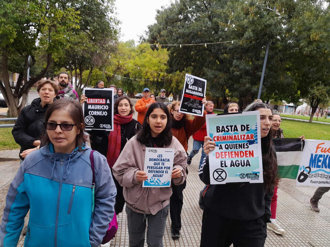 A neighborhood rally by XR Argentina