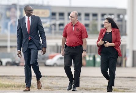 Garlin, Shawn Fain, and Rashida walk together Garlin, Shawn Fain, and Rashida walk together