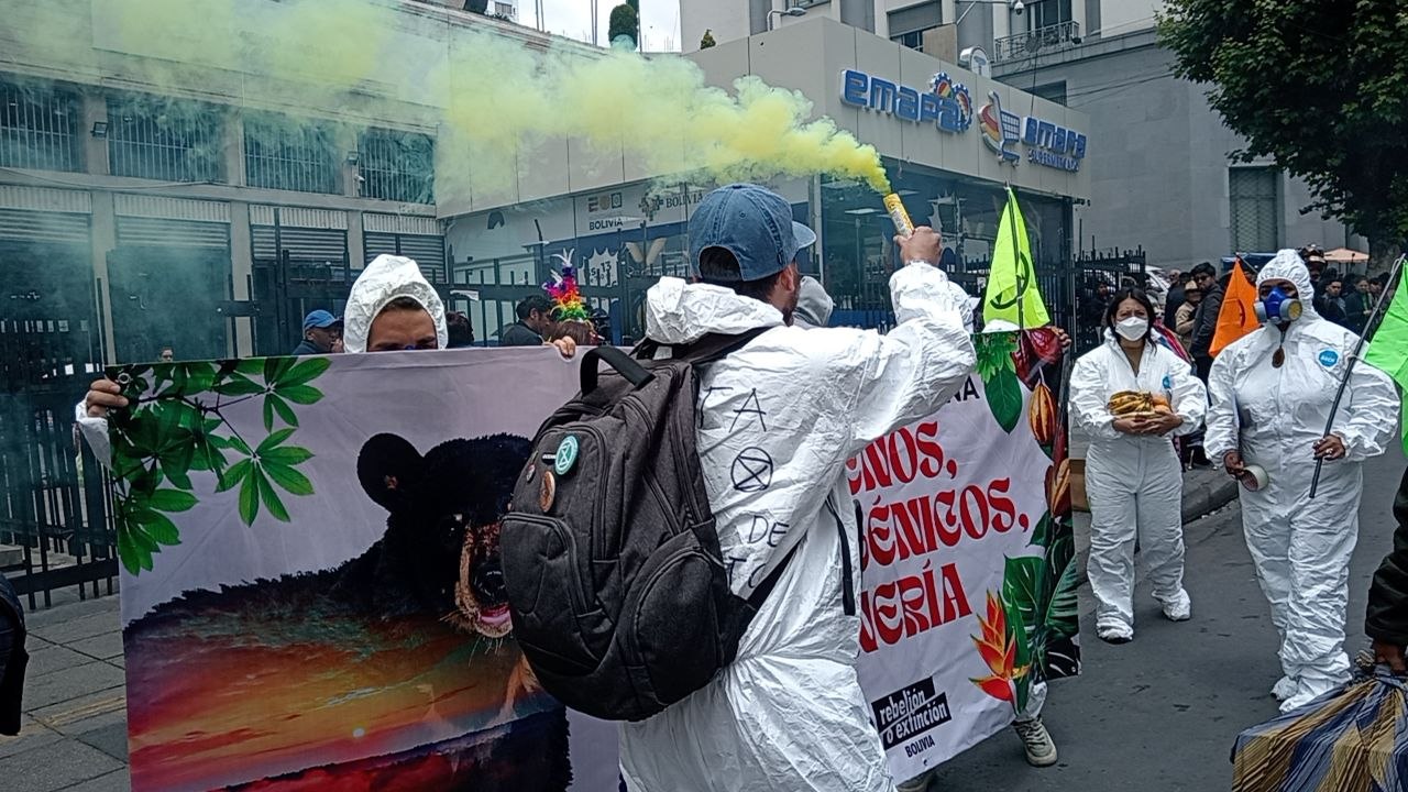 A neighborhood rally by XR Argentina