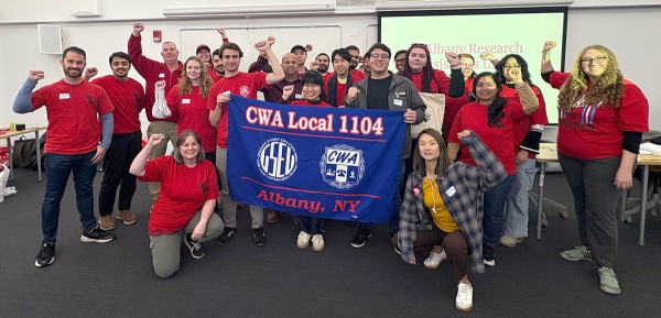 SUNY Research Assistants Join CWA