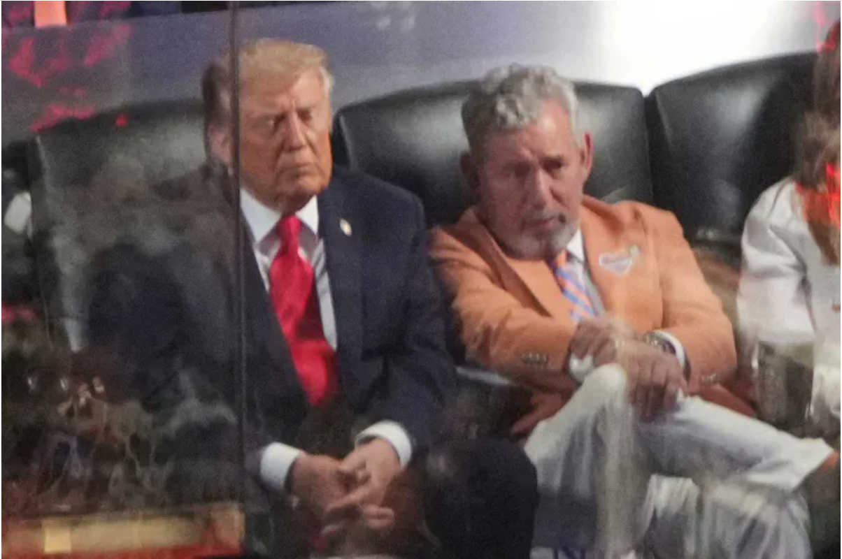 Trump sleeping at Knicks' game Trump sleeping at Knicks' game