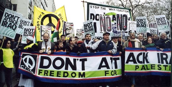 Protesters and police at the Dont Attack Iraq demo 15 February 2003
