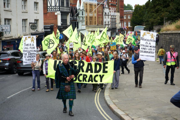 Piper leads march with yellow flags through Windsor streets