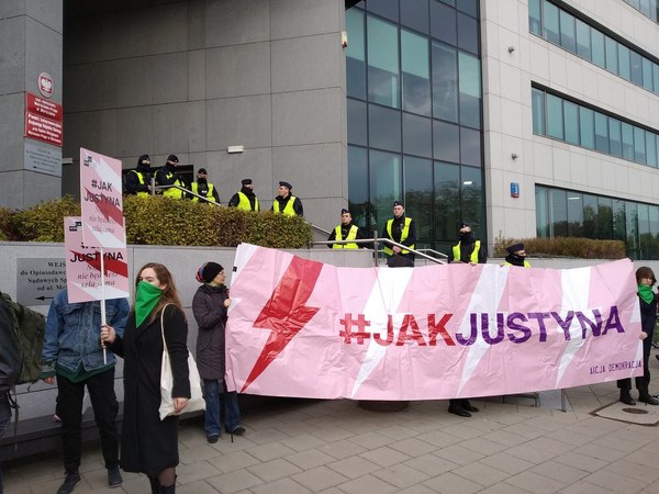 ZDJĘCIE J2: foto_J2_justyna.jpg (sprawa Justyny)